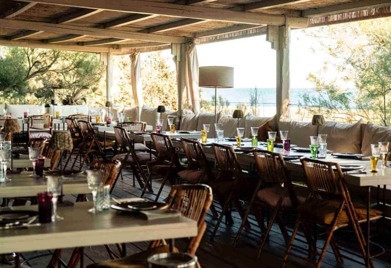 sentiero-dell-essere-vacanza-toscana-terra-sacra-mindfulness-ristorante-terrazza